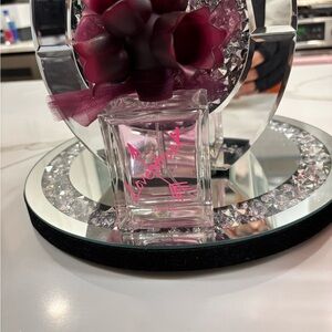 Vera Wang love struck perfume Burgundy Flowers
